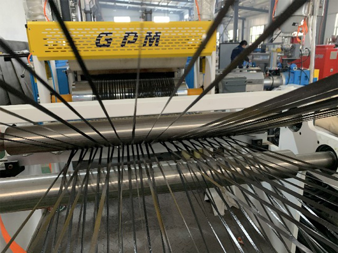 PPS+連續(xù)碳纖維增強熱塑性預(yù)浸料單向帶生產(chǎn)線(CFRTP-UD帶)