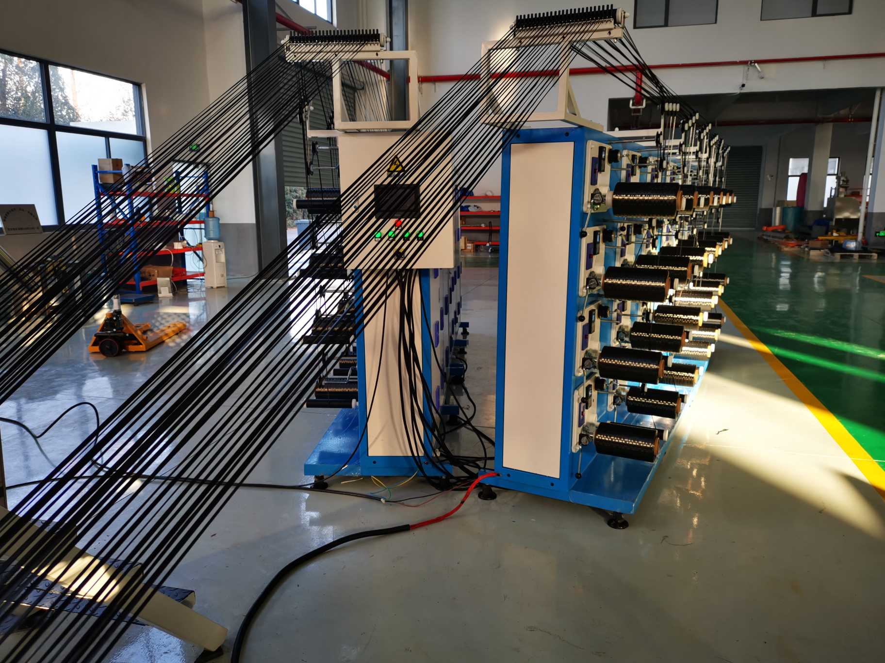 尼龍(PA)+連續(xù)碳纖維增強(qiáng)熱塑性單向預(yù)浸帶生產(chǎn)線(CFRTP-UD帶)