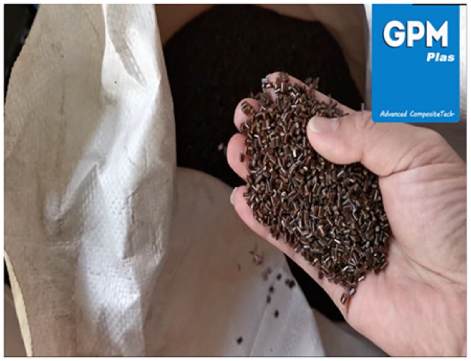 PPS+連續(xù)碳纖維增強熱塑性預(yù)浸料單向帶生產(chǎn)線(CFRTP-UD帶)